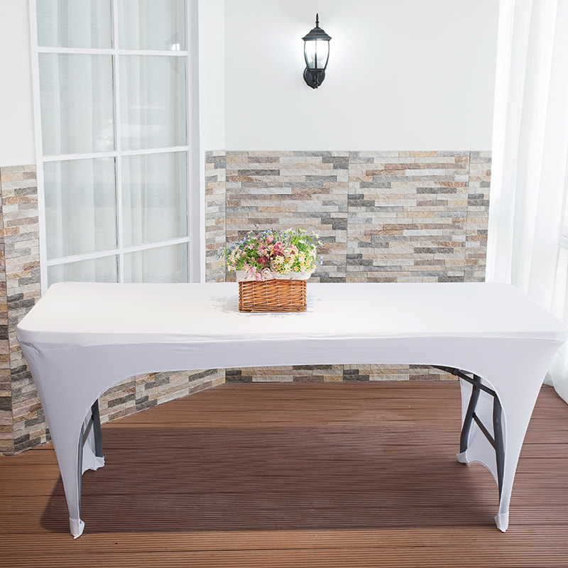 Einfarbige, elastische Tischdecke mit beidseitigen Öffnungen