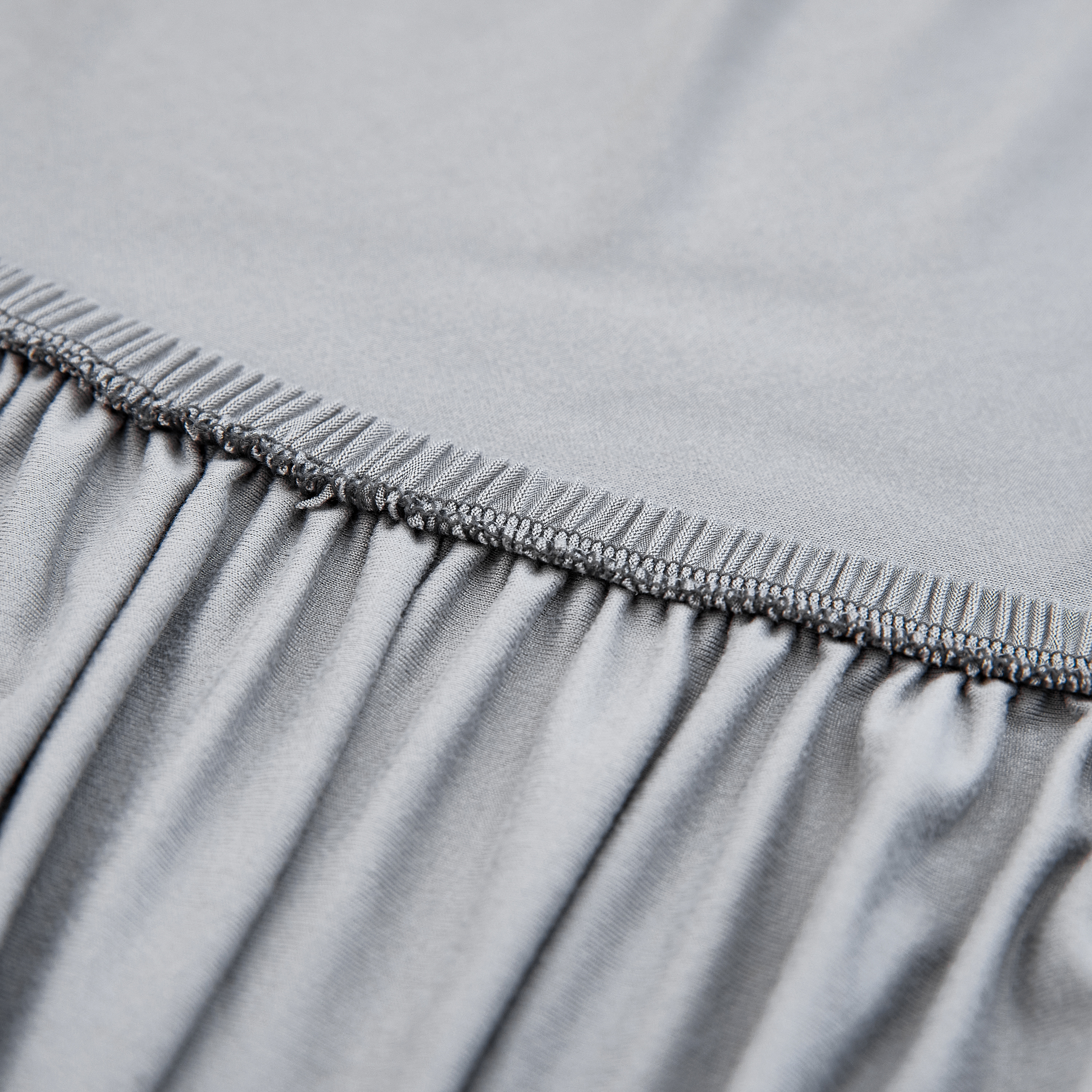 Grauer elastischer Sofabezug aus Mikrofaser-Polyester