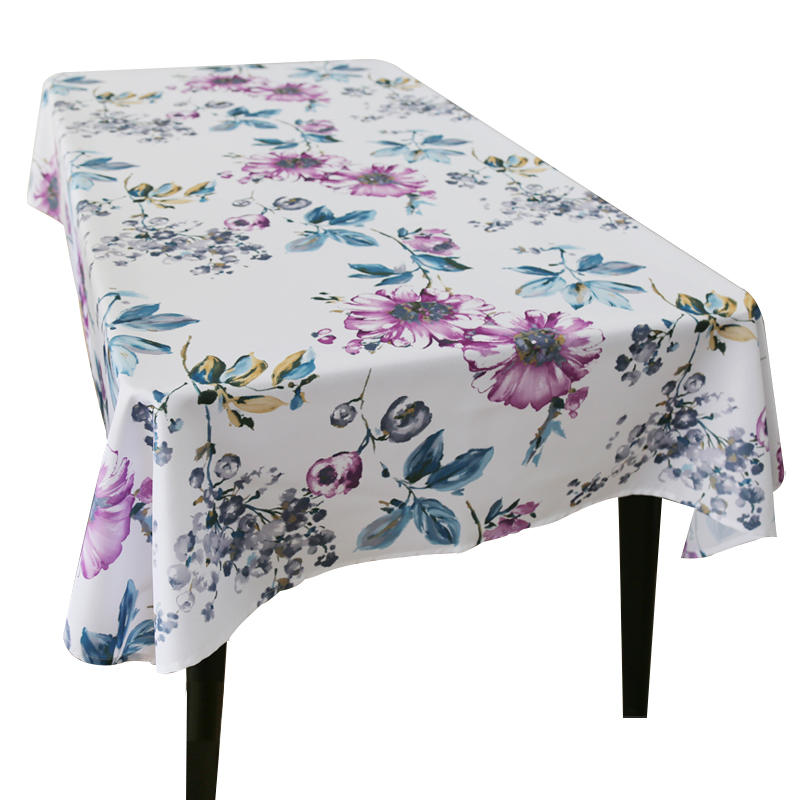 Tischdecke mit blauem Blattmuster, violettem Blumenmuster